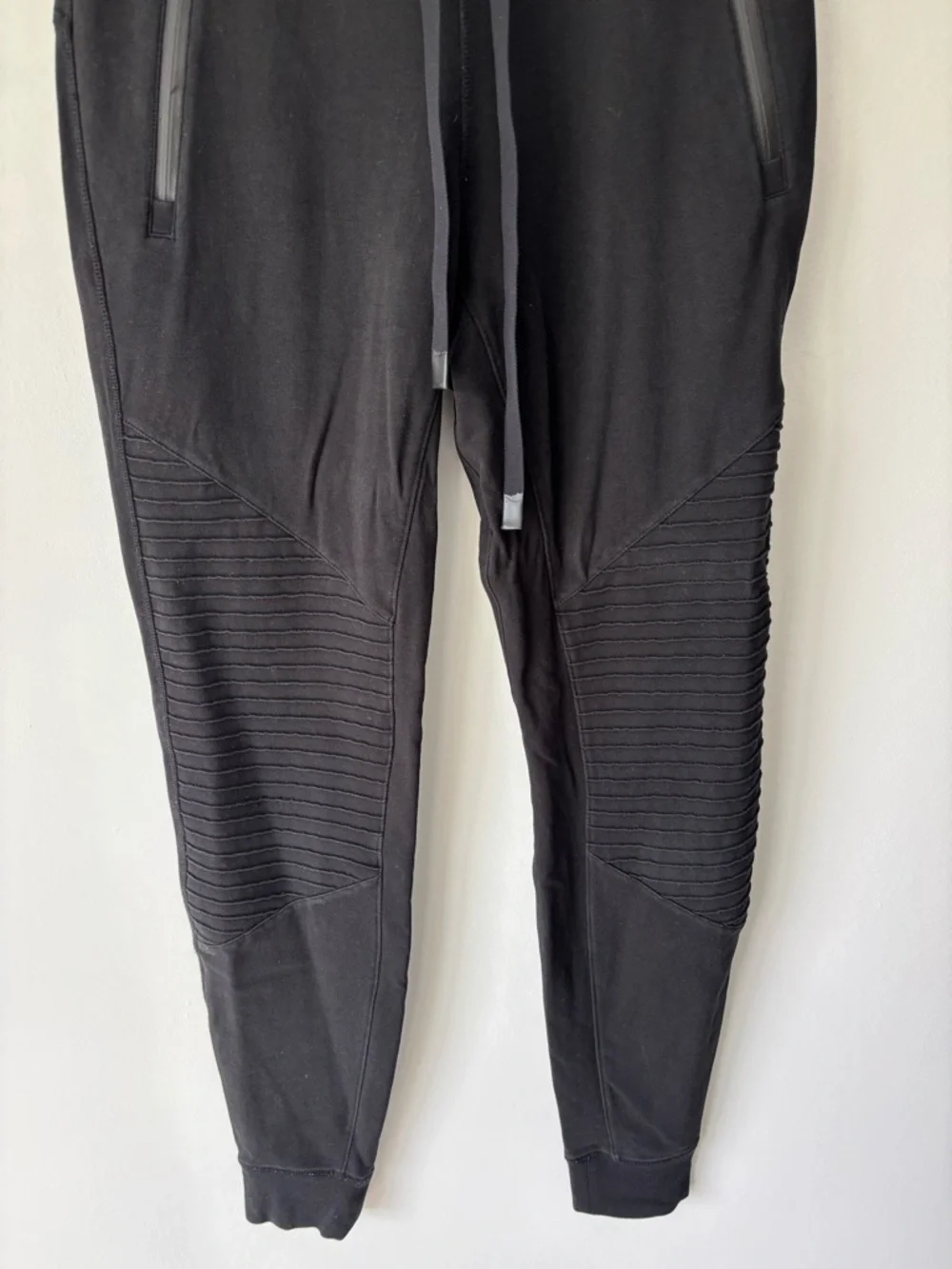 Alo Yoga Black Urban Moto Sweatpants Ribbed Joggers Drawstring Waist Athleisure